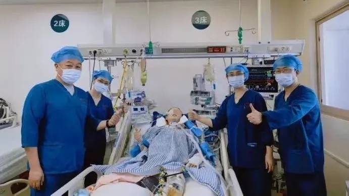 35樓墮下不死—27歲女子50多天做逾10次手術 醫生揭奇跡生還因......