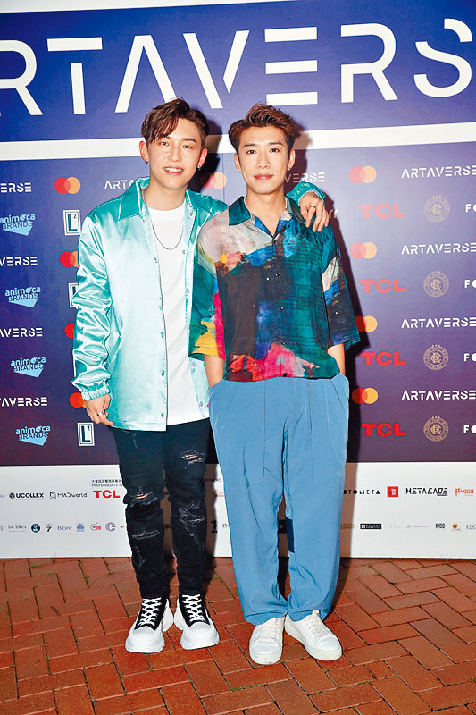 MC（左）自問跳舞不叻，笑言想看嘉豪跳。