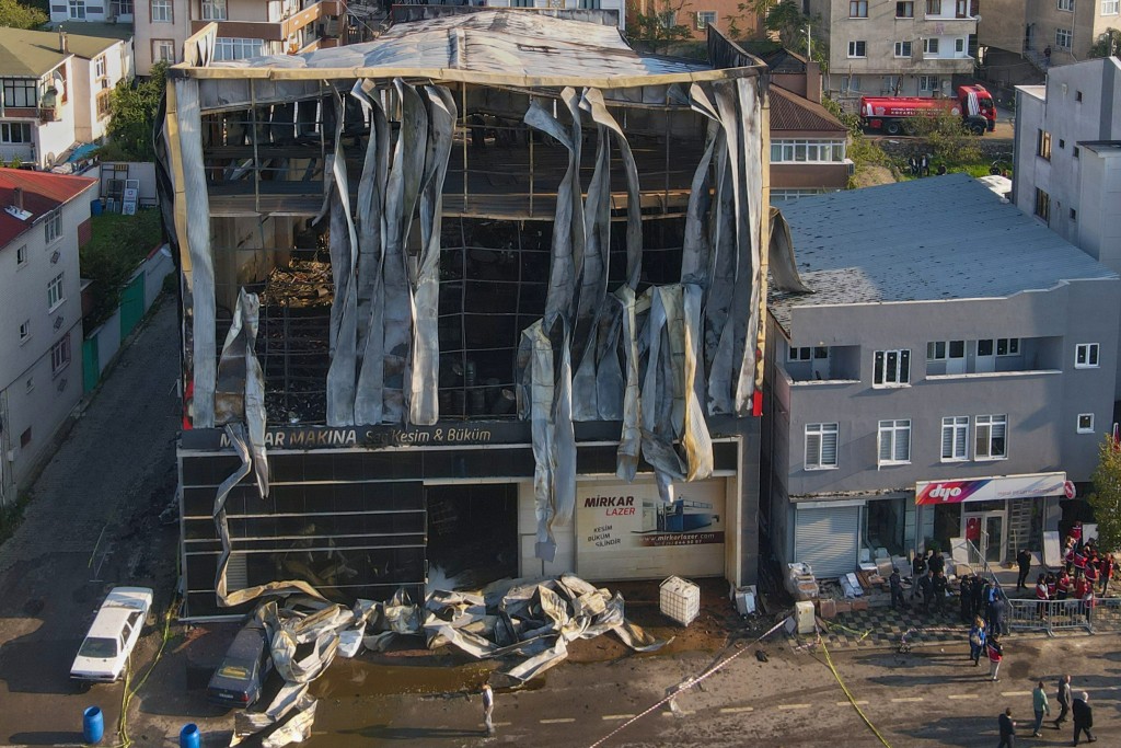  土耳其香水倉庫大火釀6死4傷，3人被捕。路透社