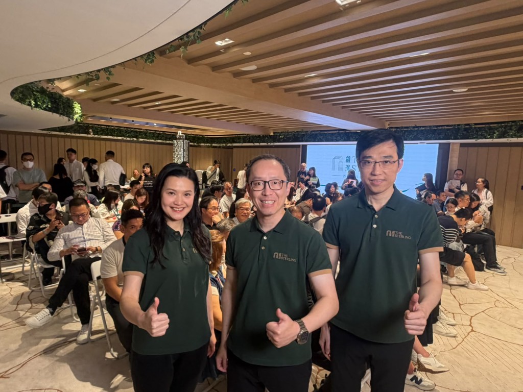 是次A組大手組於不足2小時內即沽出42伙，套現逾3.8億元，其中該時段可供揀選的3房單位均已沽清。
