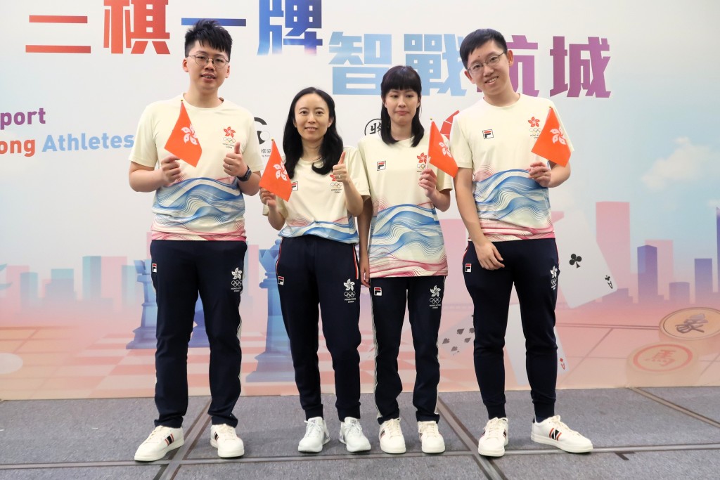 ４位围棋代表，右为于2010年亚运曾出赛的陈乃坤。 陆永鸿摄