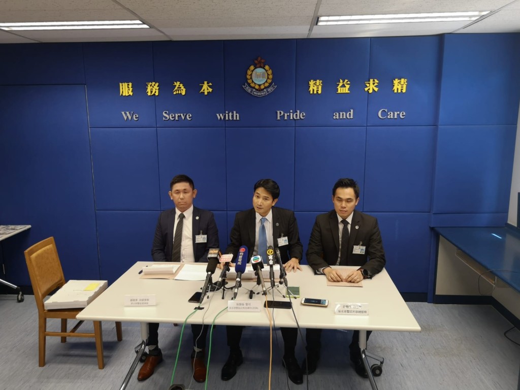 警方召開記者會講述拘捕過程。梁國峰攝