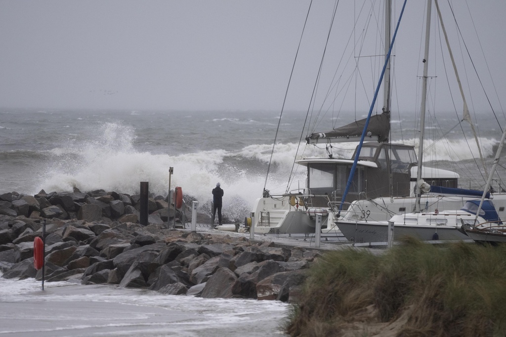 德国沿岸受风暴潮影响。美联社