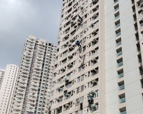 黃大仙鳳德邨一名六旬婦以尼龍繩自縊亡。資料圖片