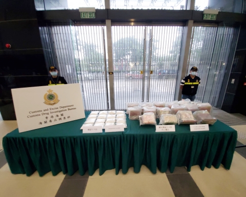 海關在一批抵港的工藝品內檢獲約8公斤可卡因。