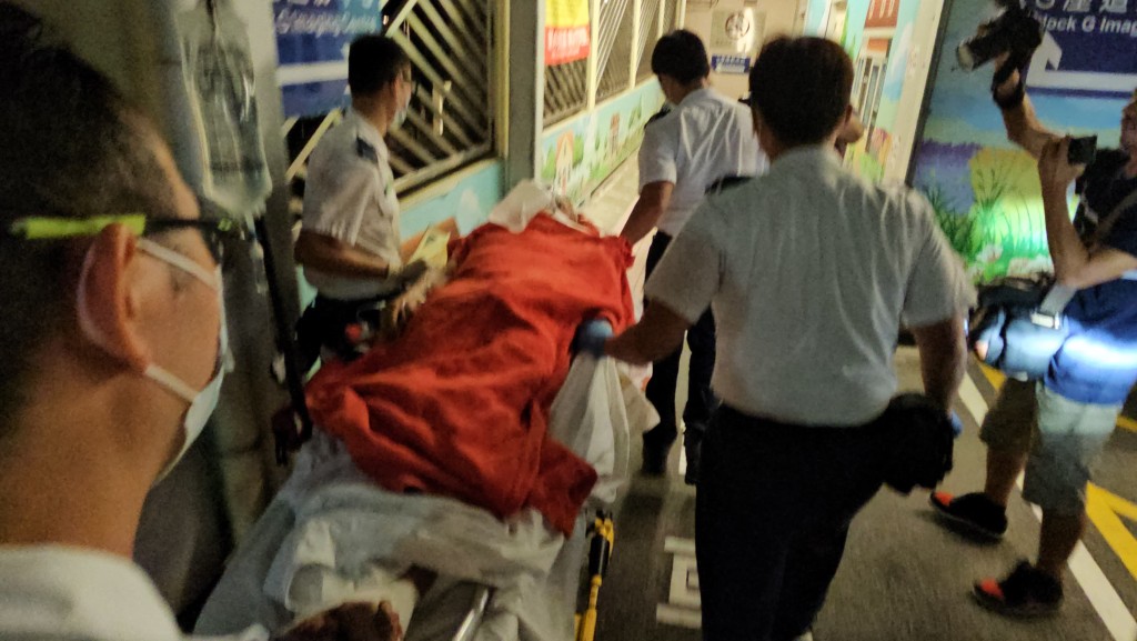 男事主留醫約兩星期後,延至周五(10月2日)清晨不治。 男事主留醫約兩星期後,延至周五(10月2日)清晨不治。