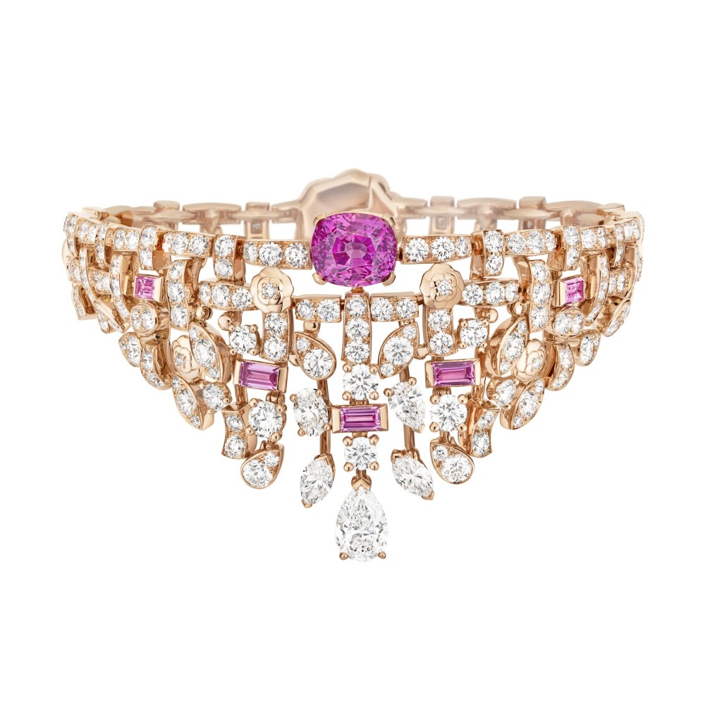  Tweed Pétale粉紅金及白金手鏈鑲嵌鑽石及粉紅藍寶石，其中粉紅藍寶石重約5.08卡。