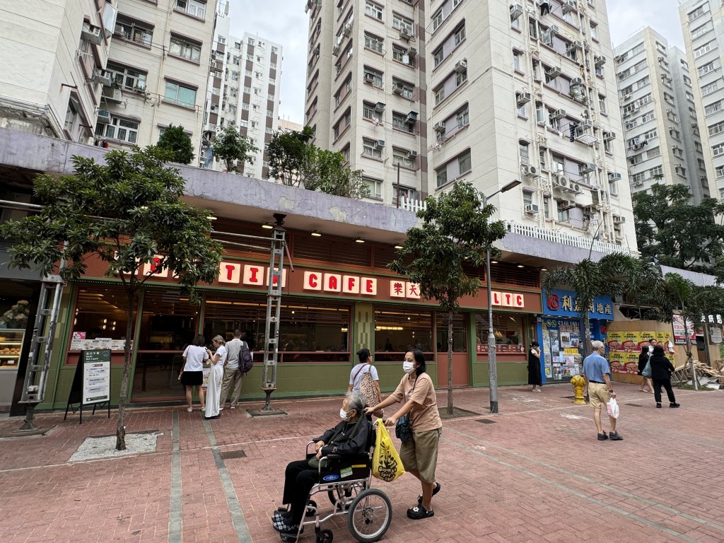 他指出,服務單位或因混淆暫託及長期住宿的分別,才會提出額外評估要求,相信並非刻意刁難。 他指出,服務單位或因混淆暫託及長期住宿的分別,才會提出額外評估要求,相信並非刻意刁難。