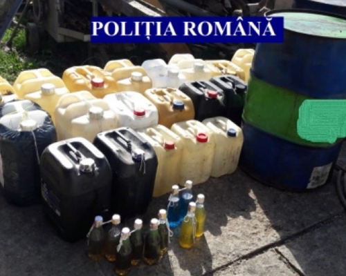 羅馬尼亞檢察部門扣留7名涉嫌在美軍基地偷燃料的賊人問話。網圖