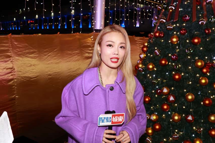 容祖兒戥阿Sa開心。