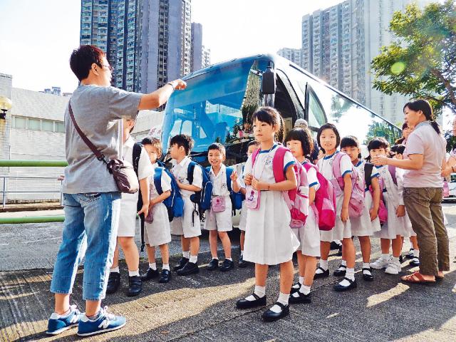 施俊辉表示，局方已协调相关校巴服务承办商及学校，安排校巴使用皇岗口岸。