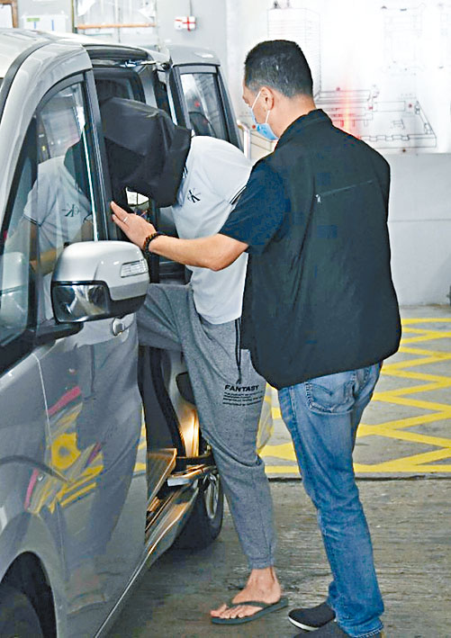 涉嫌將十四歲少年撞至重傷的私家車二十八歲司機提堂。