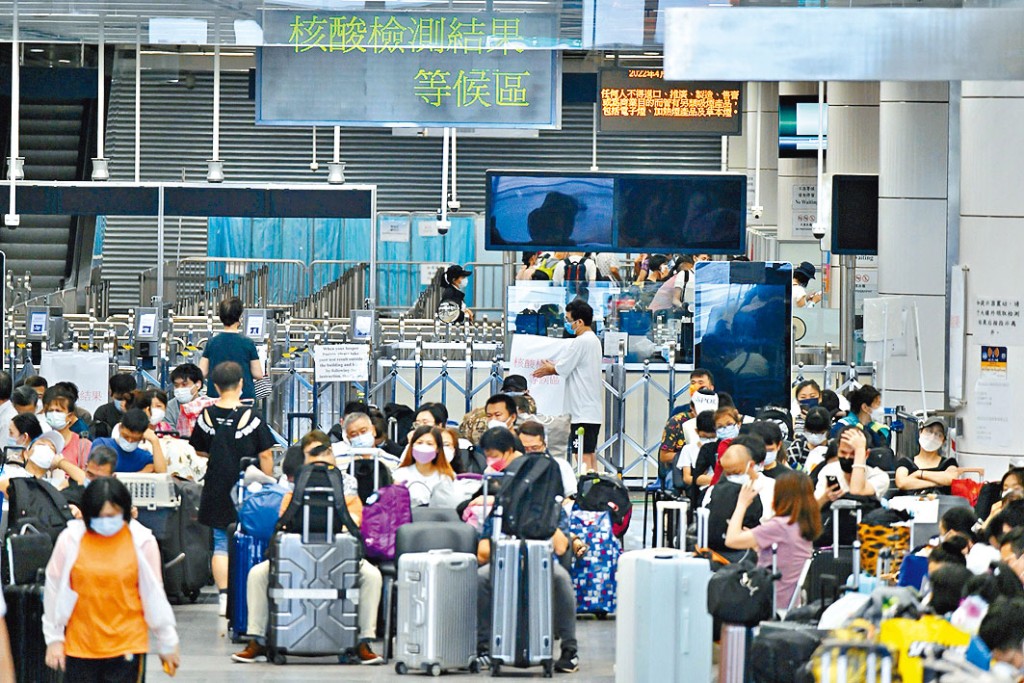 疫情下內地與港持續封關，不少打工仔喊苦影響工作。