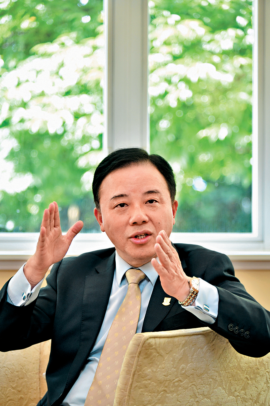 張翔表示,未來會繼續吸納優秀的人才,並提高大學的效率。