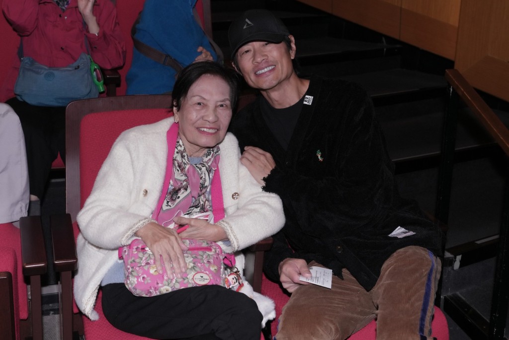 余慕莲  黄德斌