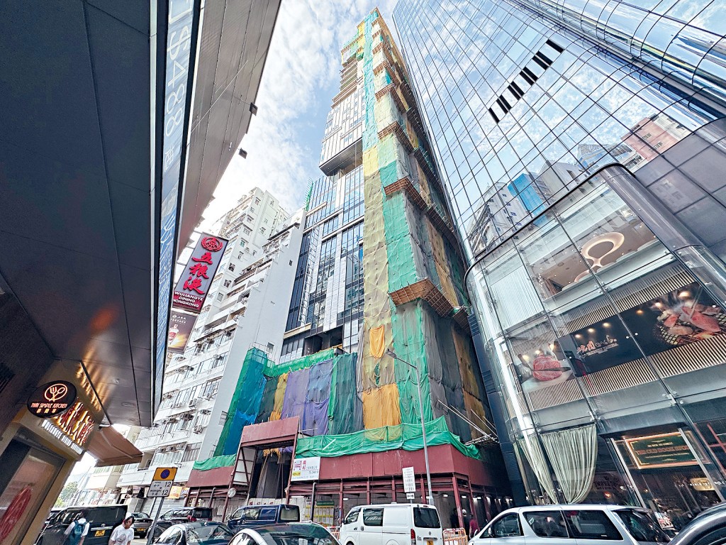 銅鑼灣景隆街20至28號興建中商廈,永倫以7.5億沽售。