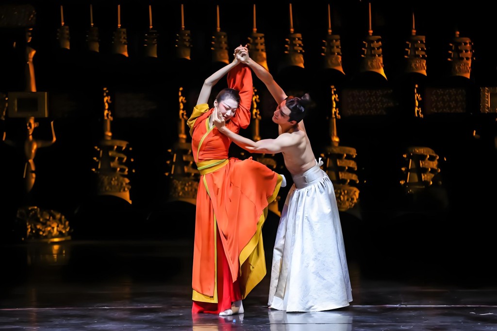 舞劇以懸疑敘事探討人性複雜與歷史迷思，最終昇華至「禮序乾坤，樂和天地」的文化主題。