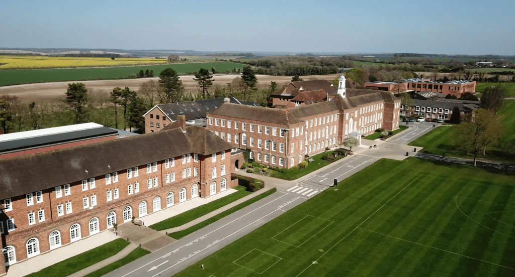 擁有百年歷史的傳統女校St Swithun's School(圖片來源:St Swithun's School) 擁有百年歷史的傳統女校St Swithun's School(圖片來源:St Swithun's School)