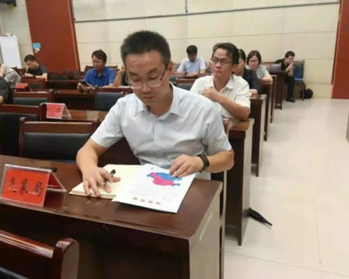 趙建彪重提自己周二遇險經過,稱「被沖走」說法不準確。網圖