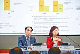 ■許漢卿(右)表示,5G資本開支會慢慢投入,維持資本開支佔收入不多於一成。