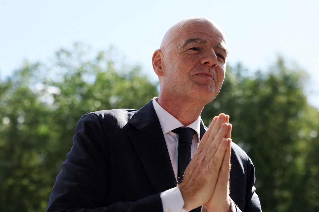 恩芬天奴建議FIFA進行外部審查。路透社
