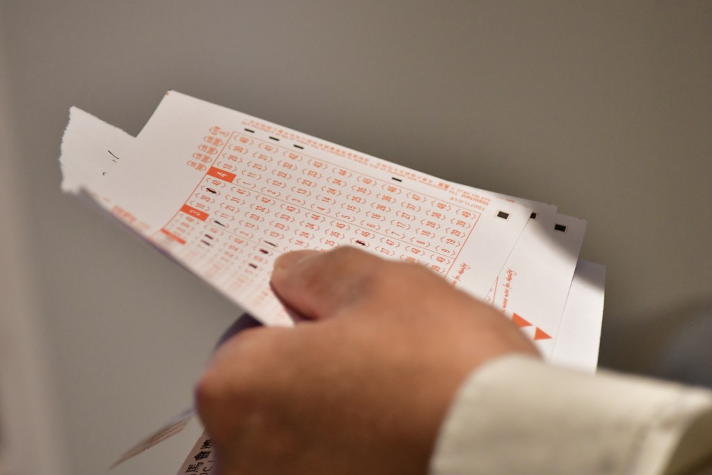 第34期六合彩今晚（3月28日）攪珠，若以10元一注獨中，頭獎獎金高達800萬元。資料圖片