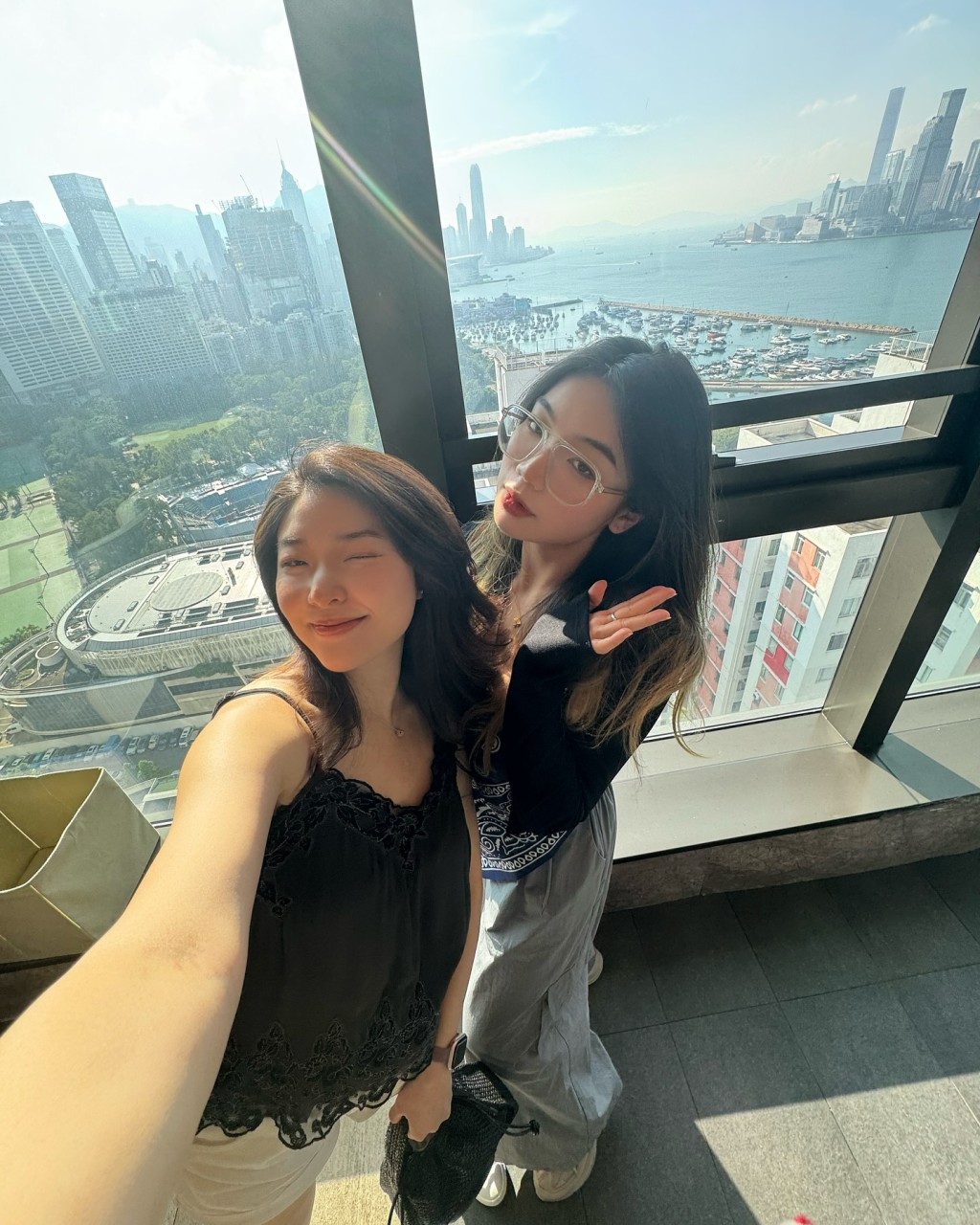 許紹雄愛女許惠菁（左）與契女劉思葭感情要好，情同親姊妹。