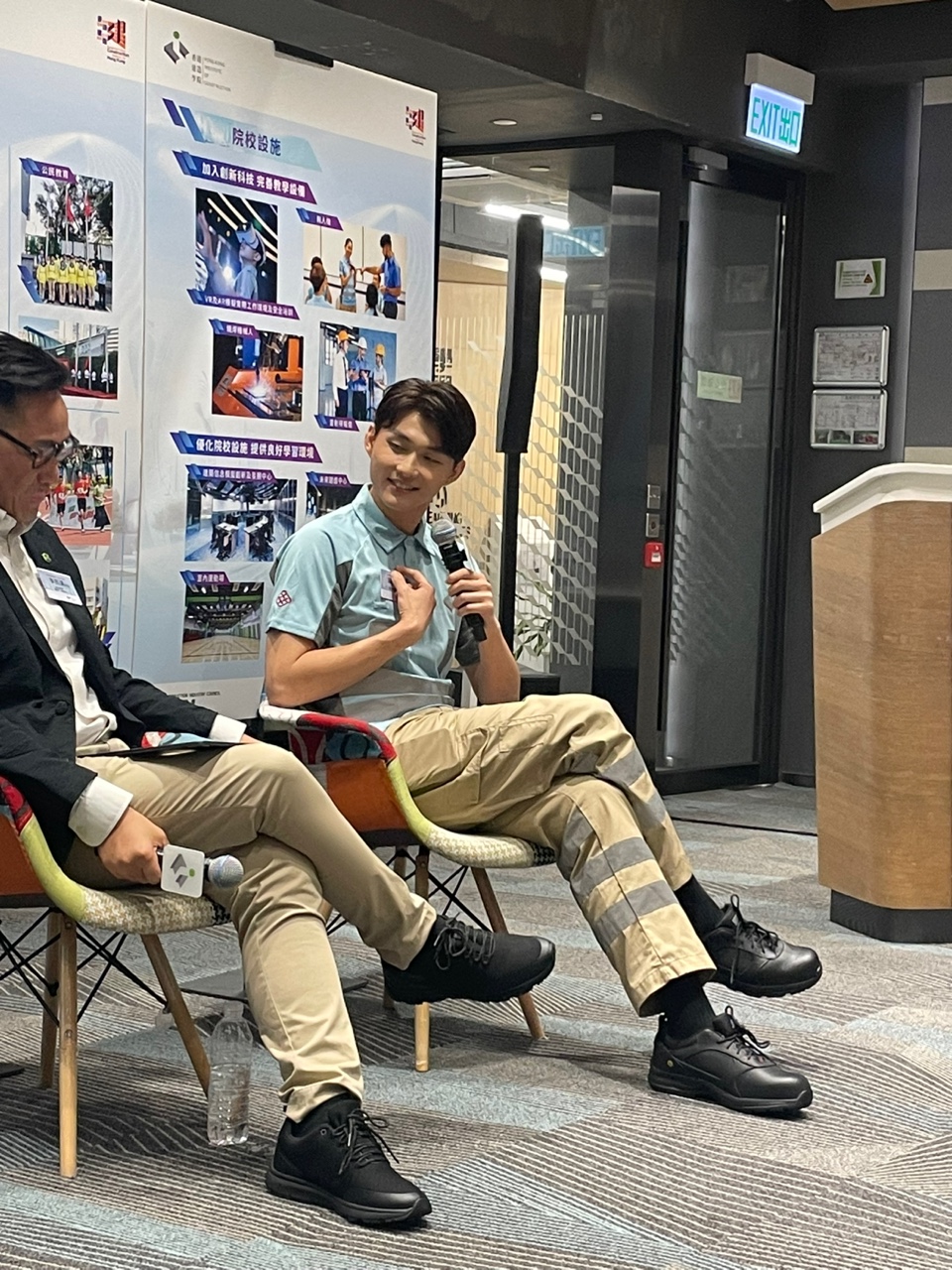 羅子浩為學院屋宇裝備監工高等文憑畢業生,指學院十分重視不同工藝的實踐,就業後有助於自己處理各種工作任務。 羅子浩為學院屋宇裝備監工高等文憑畢業生,指學院十分重視不同工藝的實踐,就業後有助於自己處理各種工作任務。
