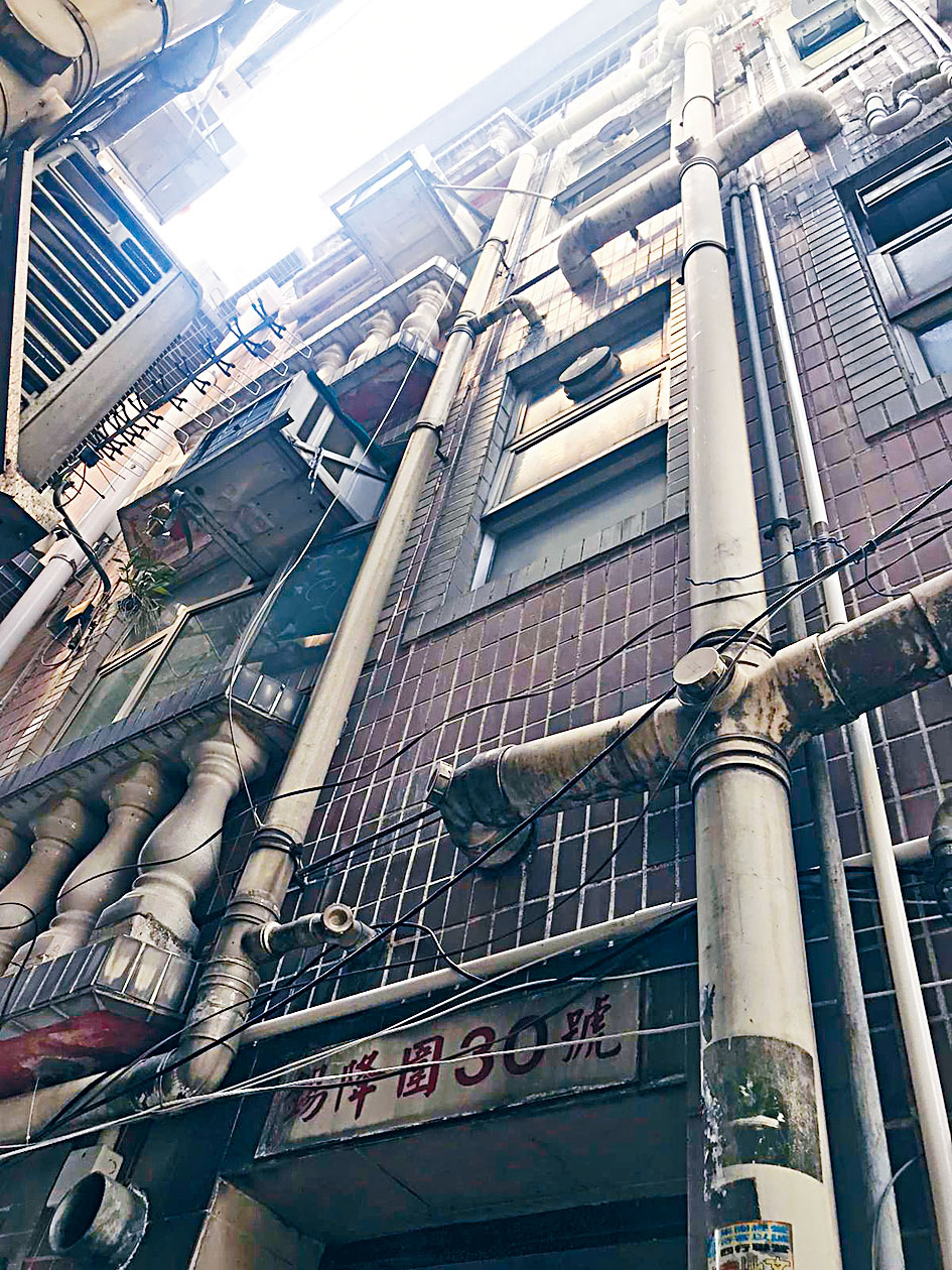 錫降圍一個迷你村屋盤，僅136方呎，開價100萬推拍，低市價約兩成。