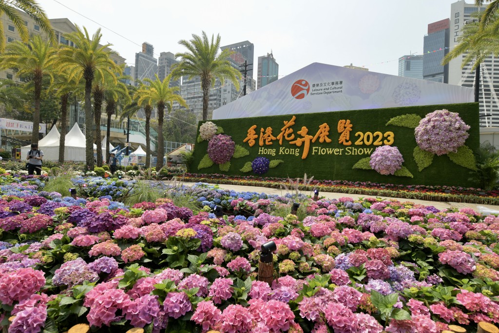 「2023年香港花卉展覽」明日（10日）起在維園舉辦，為期10日。梁譽東攝