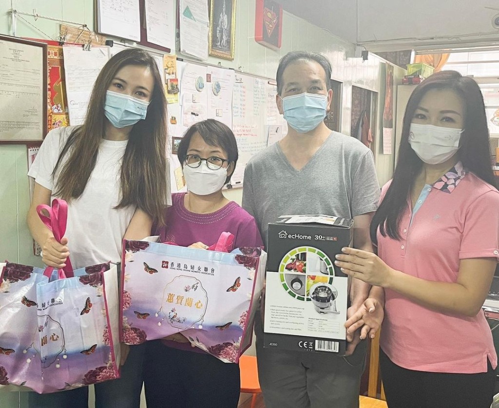 Marie联同「香港岛妇女联会」主席金铃一齐行动。