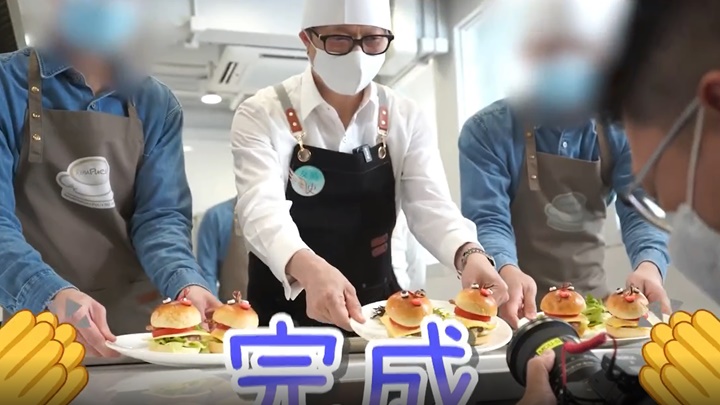 鄧炳強揭秘「暖男廚房」活動的幕後花絮。鄧炳強IG影片截圖