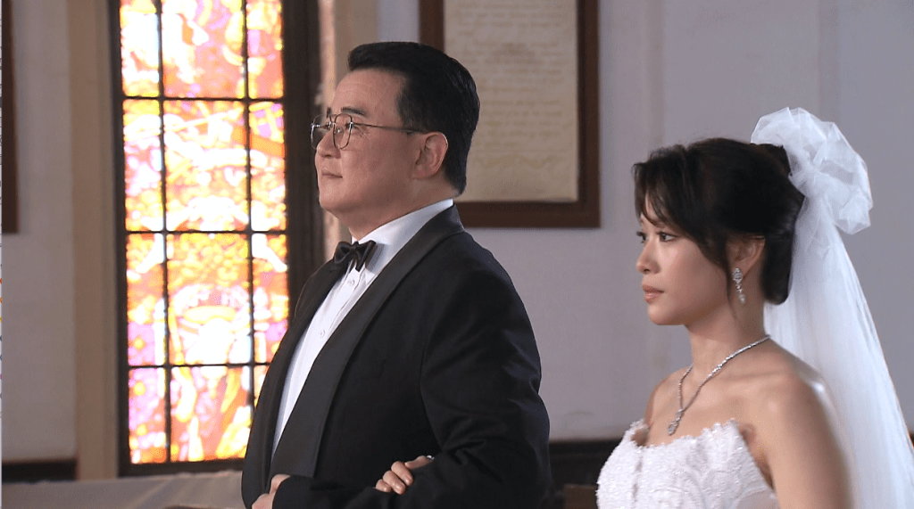 Bonnie不知為何與牙斬斬行禮結婚。 Bonnie不知為何與牙斬斬行禮結婚。