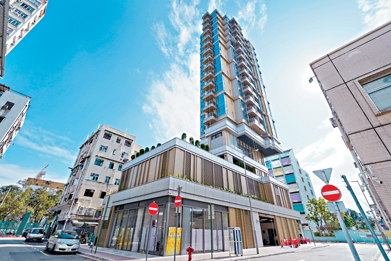 北映荟19楼B室顶层特色户，成交价614.9万，创项目新高纪录，呎价16013元。