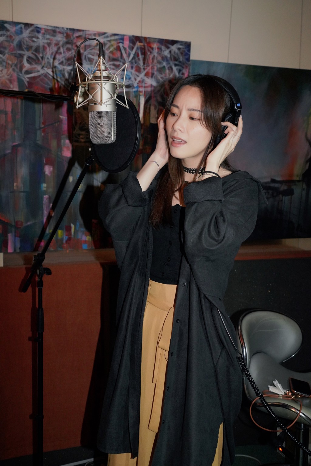 Stephy早前到Paul的录音室为歌曲进行录音。