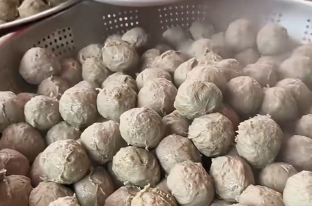 广东熟食店为肉丸“弹牙”加硼砂。 抖音/示意图