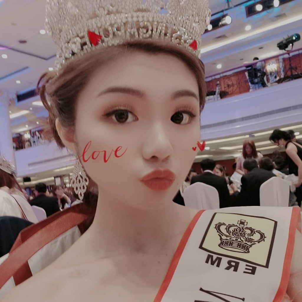 潘明璇2018年曾参选新加坡小姐。