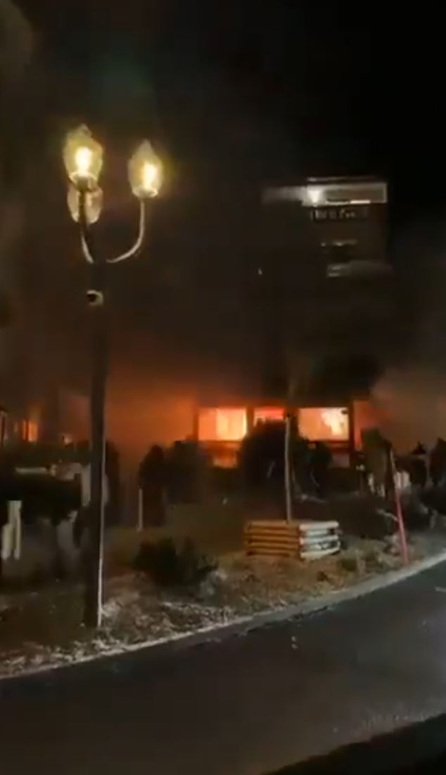 阿尔卑斯山滑雪度假城镇克朗‧蒙大拿（Crans-Montana）一间酒吧发生爆炸。X@Kedar