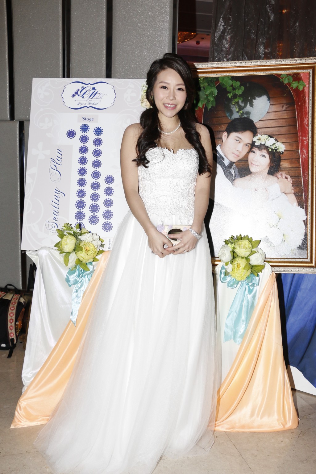 张韦怡2015年穿婚纱与潘德鸿摆酒但无注册结婚。