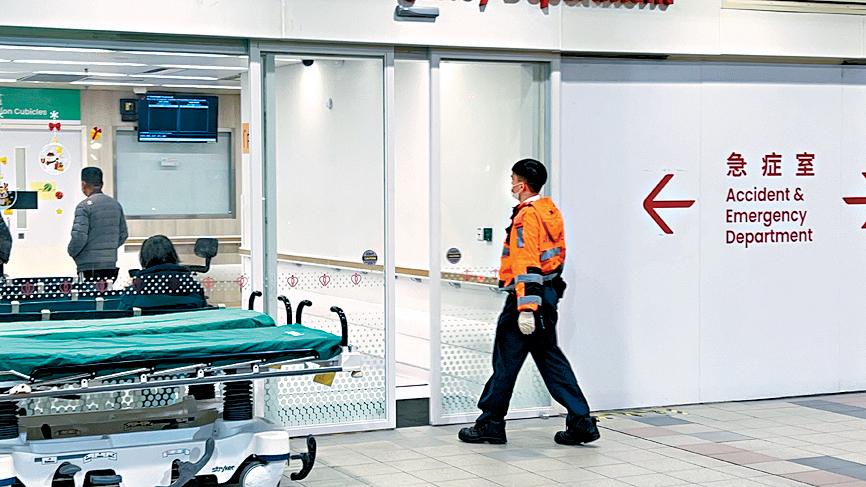 傷者由救護車送院治理。