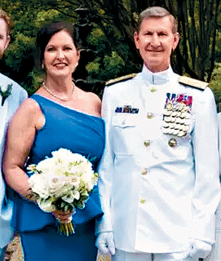 俄亥俄州立大學原校長卡特與妻子的合照。