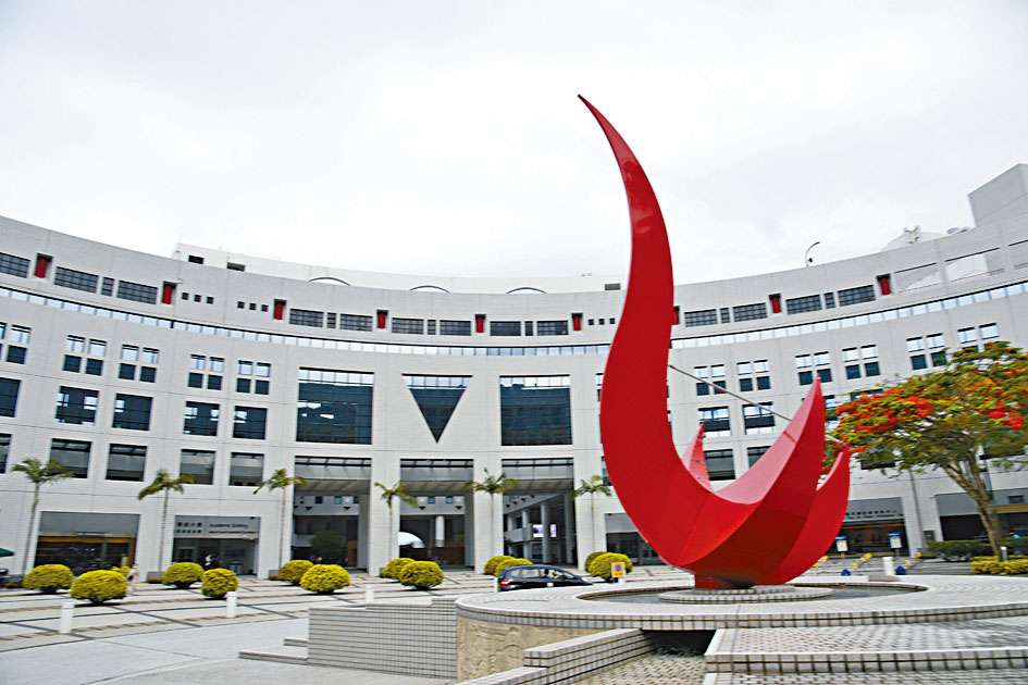 THE昨公布世界大學計算機科學及工程學的學科排名，科大排全球二十六位及二十八位，繼續蟬聯本港「一哥」寶座。　