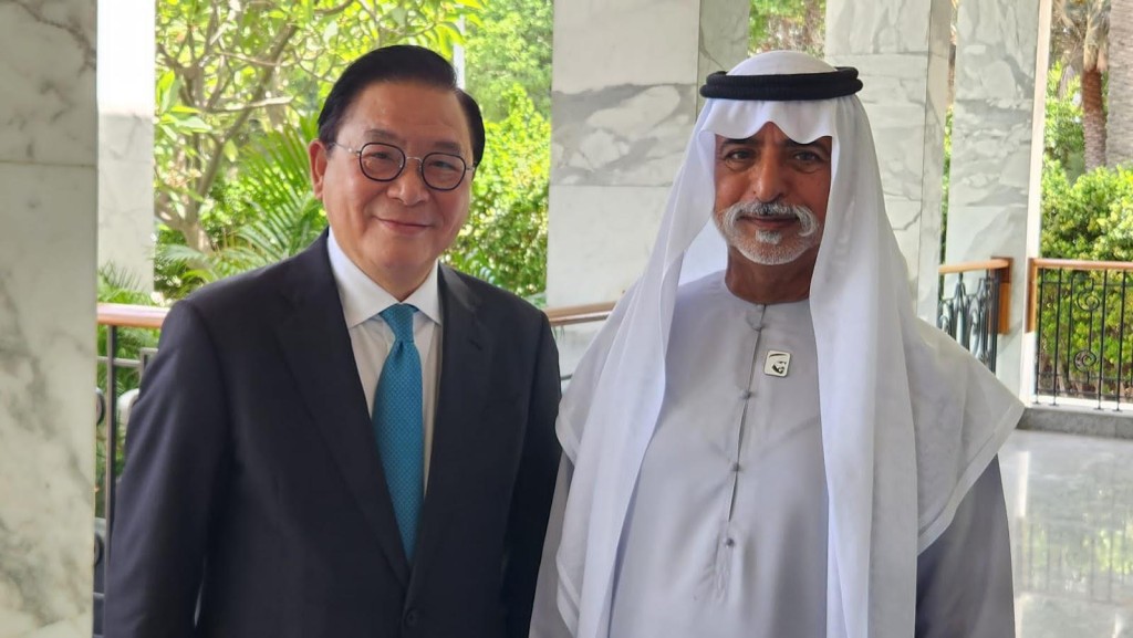左起：林健鋒議員、Sheikh Nahyan bin Mubarak Al Nahyan殿下。資料圖片