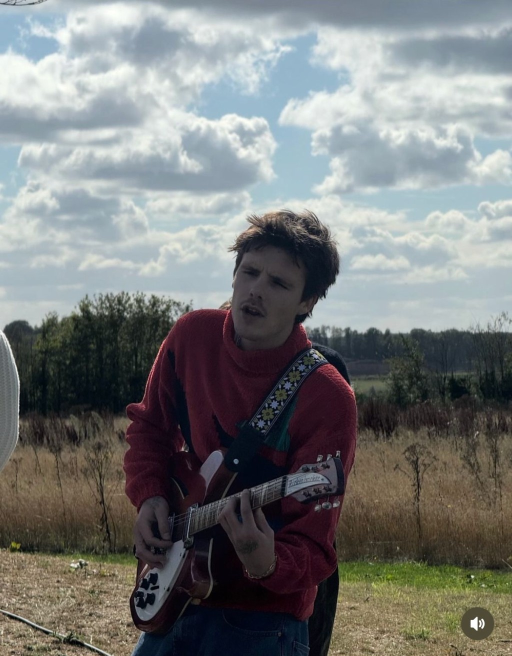 Cruz近年加入樂壇,做唱作才子。 Cruz近年加入樂壇,做唱作才子。