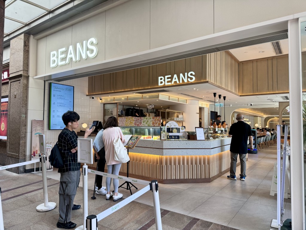 人气咖啡店BEANS宣布推出特色自选料理便当，即日起于九龙湾分店限定供应外卖.