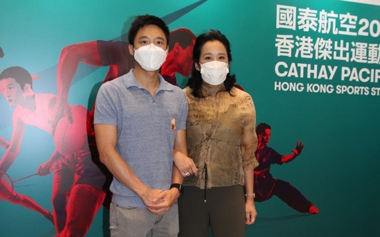 霍啟山正宗鑽石王老五又靚仔,朱玲玲卻擔心兒子的人生大事。
