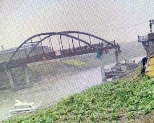 江蘇丹陽老黃埝橋坍塌，致2死3傷。（網圖）