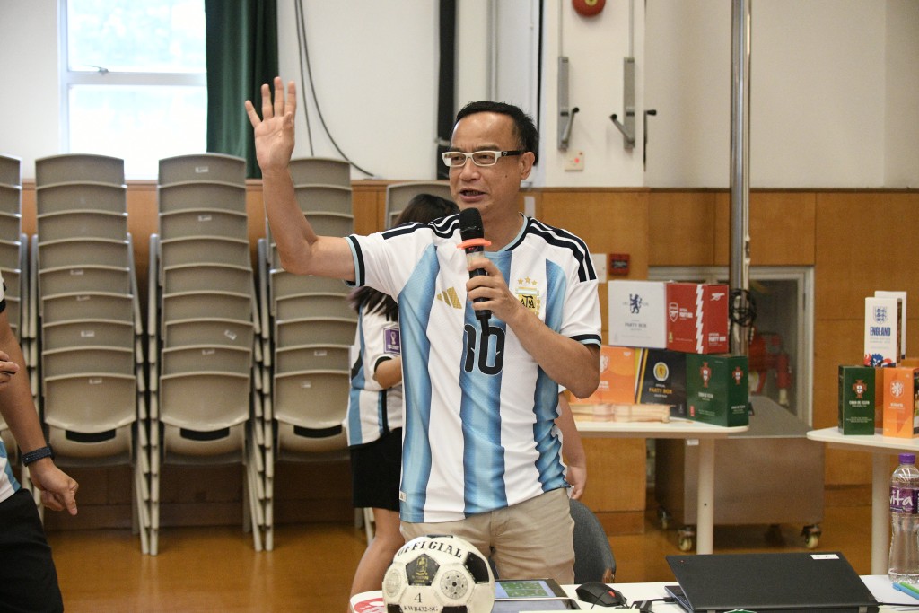 活動邀得球評人鍾志光到場互動 活動邀得球評人鍾志光到場互動