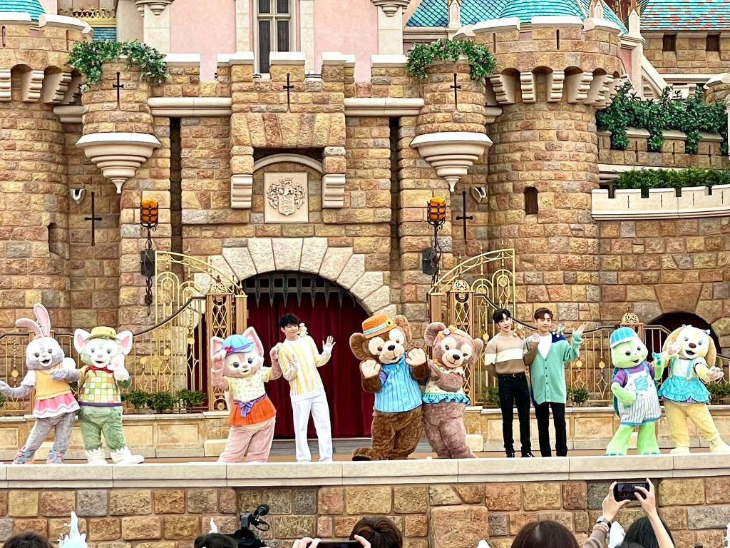 香港迪士尼推出全新主題「Duffy與好友同萌遊」。