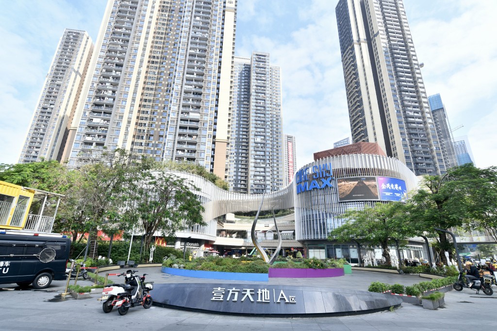 壹方天地歷時5年興建，於2022年全面落成，是深圳現時最火熱的商場之一。